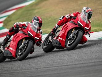 29 DUCATI PANIGALE V4 R ACTION UC69266 High